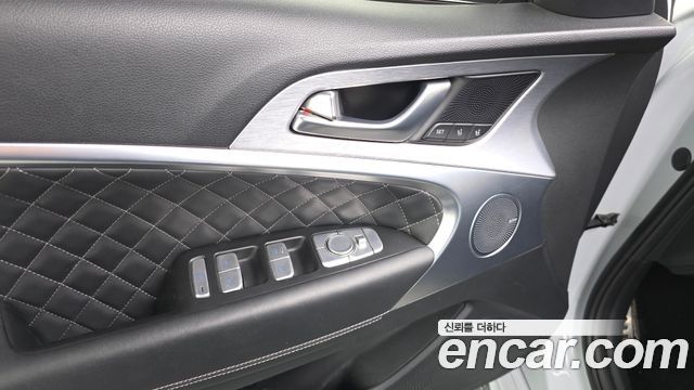 Genesis G70 2019 — photo 29