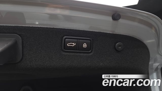 Genesis G70 2019 — photo 32