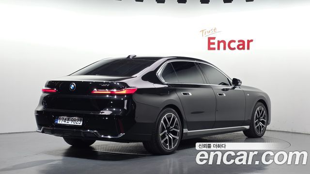 BMW 7-Series 2024 — photo 2