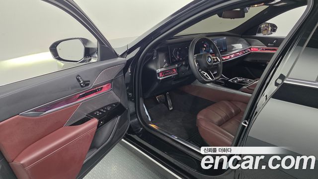 BMW 7-Series 2024 — photo 13