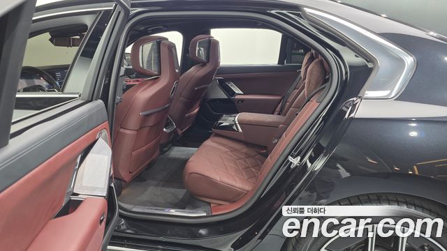 BMW 7-Series 2024 — photo 17