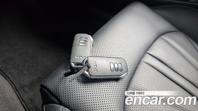 Kia K5 2023 — photo 23