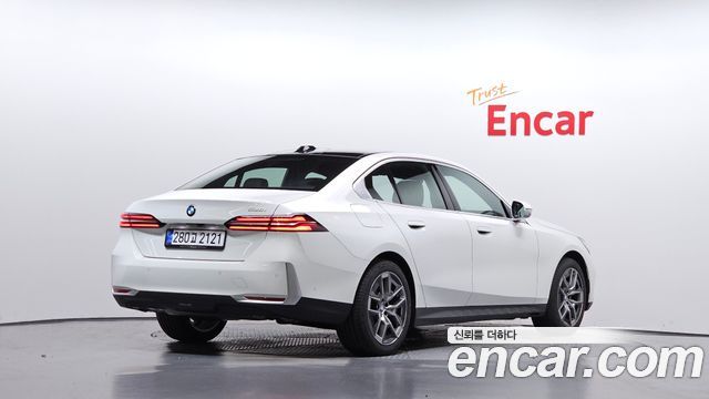 BMW 5-Series 2026 — photo 2