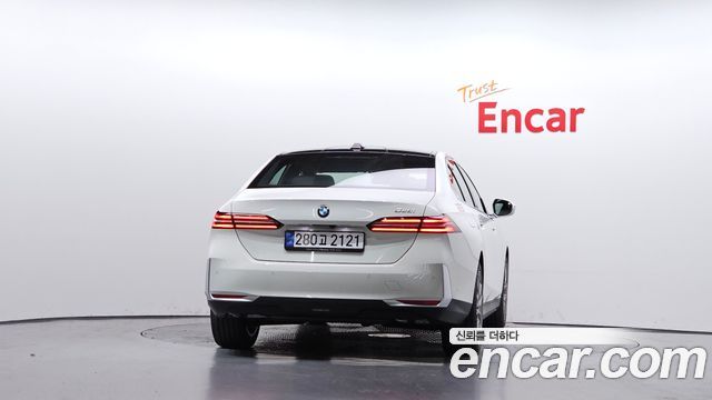 BMW 5-Series 2026 — photo 4