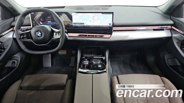 BMW 5-Series 2026 — photo 10