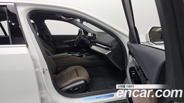 BMW 5-Series 2026 — photo 23