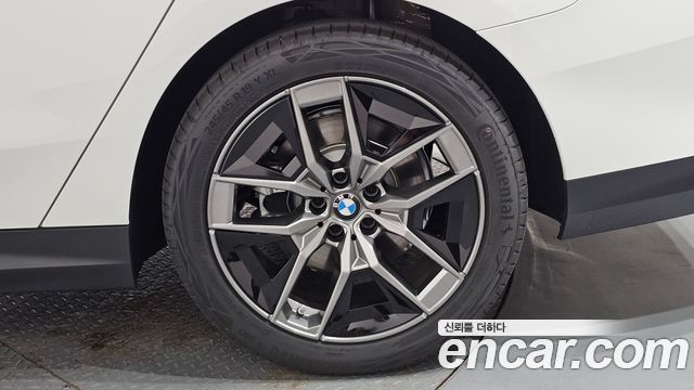 BMW 5-Series 2026 — photo 7