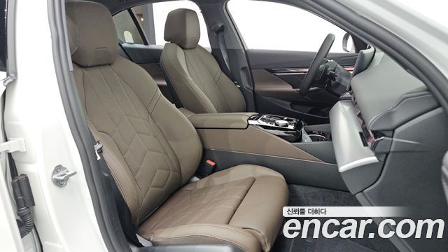 BMW 5-Series 2026 — photo 16