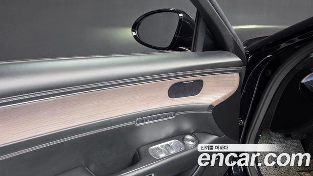 Genesis G90 2022 — photo 27