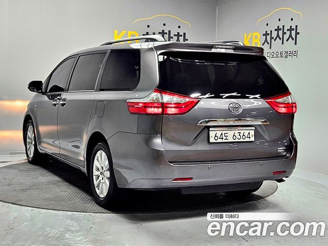 Toyota Sienna 2017 — photo 5