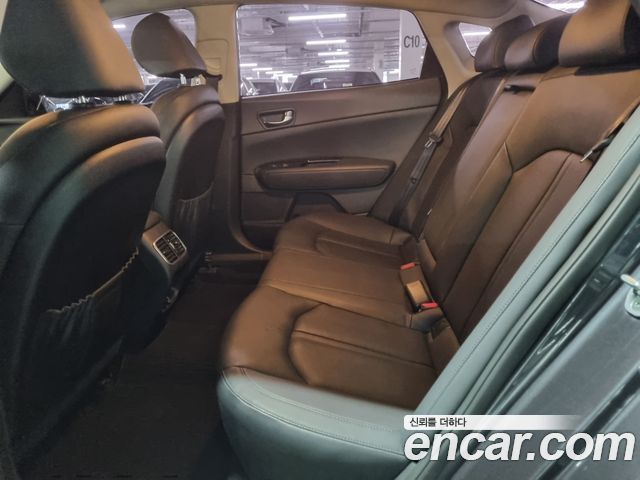 Kia K5 2017 — photo 8