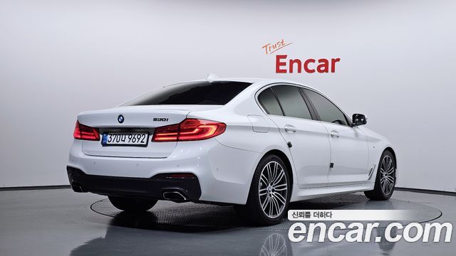 BMW 5-Series 2019 — photo 2
