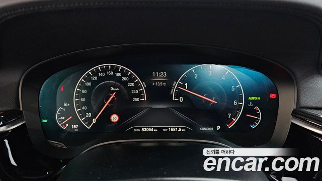 BMW 5-Series 2019 — photo 11