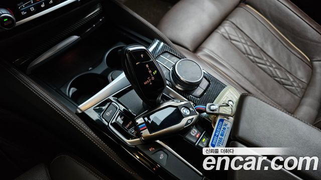 BMW 5-Series 2019 — photo 12