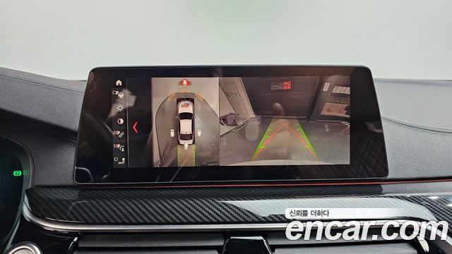 BMW 5-Series 2019 — photo 20
