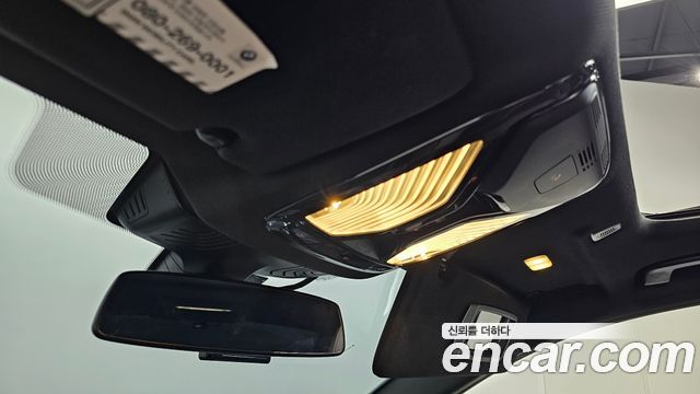 BMW 5-Series 2019 — photo 21
