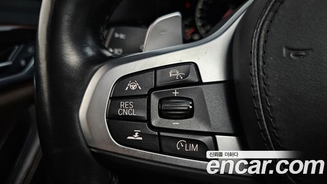 BMW 5-Series 2019 — photo 22