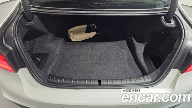 BMW 5-Series 2019 — photo 25