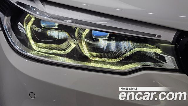 BMW 5-Series 2019 — photo 8