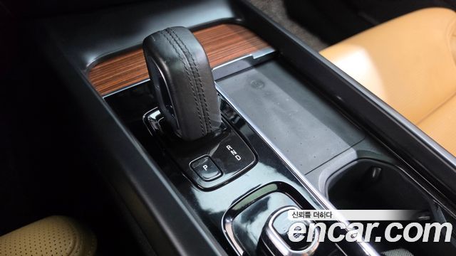 Volvo V60 2021 — photo 9