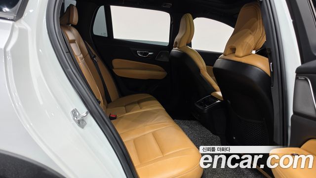 Volvo V60 2021 — photo 12