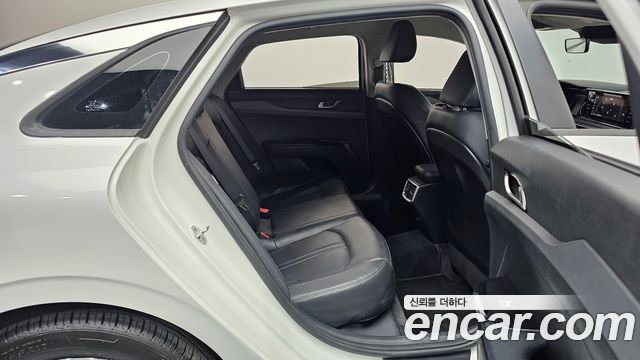 Kia K5 2022 — photo 17