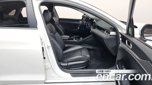 Kia K5 2022 — photo 16