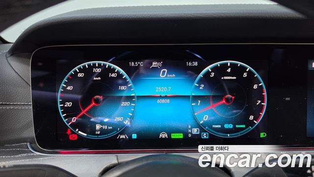 Mercedes-Benz E-Class 2021 — photo 11