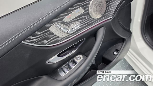 Mercedes-Benz E-Class 2021 — photo 24