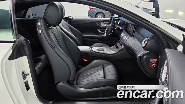 Mercedes-Benz E-Class 2021 — photo 16