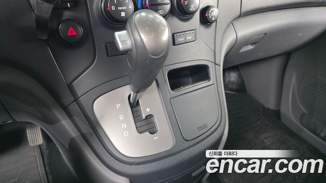 Hyundai Starex 2011 — photo 9