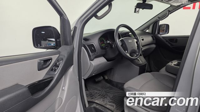 Hyundai Starex 2011 — photo 10