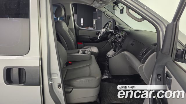 Hyundai Starex 2011 — photo 11