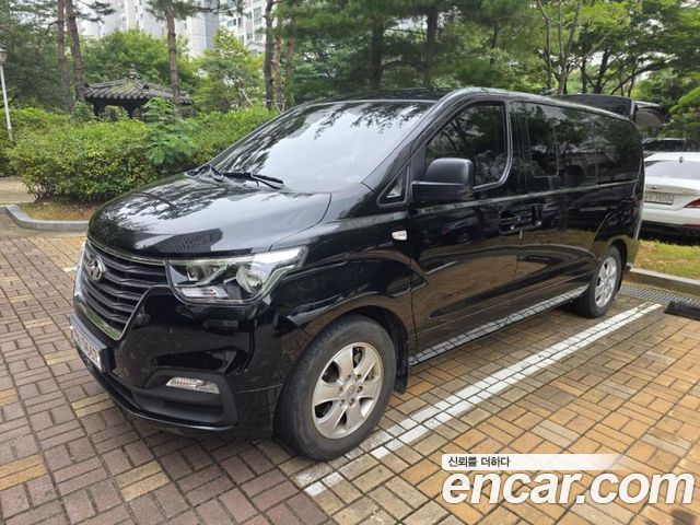 Hyundai Starex 2020 — photo 1