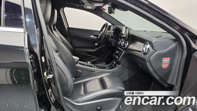 Mercedes-Benz GLA-Class 2018 — photo 11