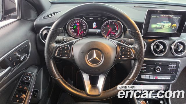 Mercedes-Benz GLA-Class 2018 — photo 13