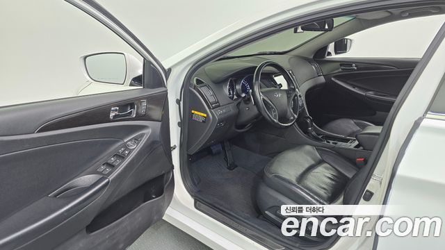 Hyundai Sonata 2013 — photo 10
