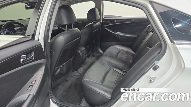 Hyundai Sonata 2013 — photo 11