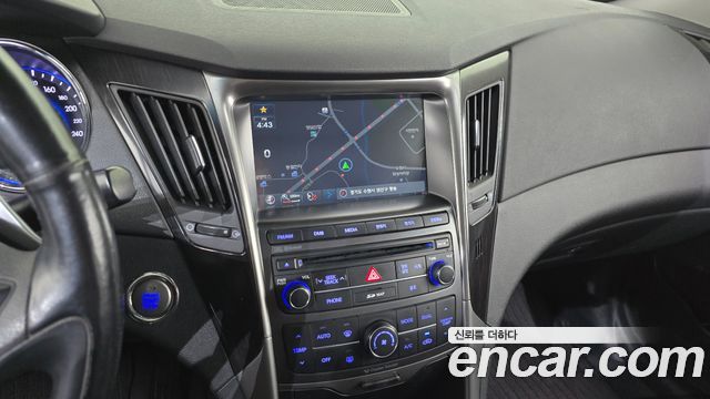 Hyundai Sonata 2013 — photo 13