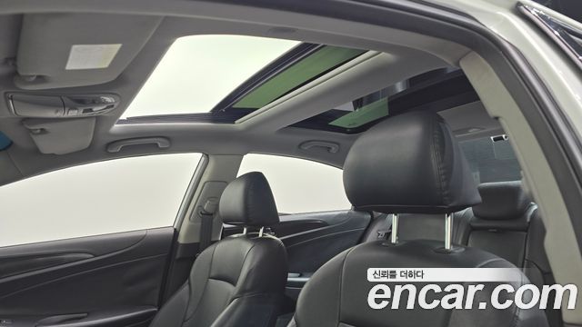 Hyundai Sonata 2013 — photo 18