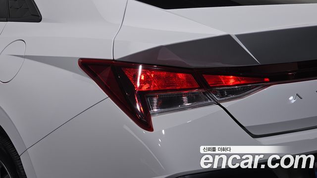 Hyundai AVANTE 2024 — photo 9