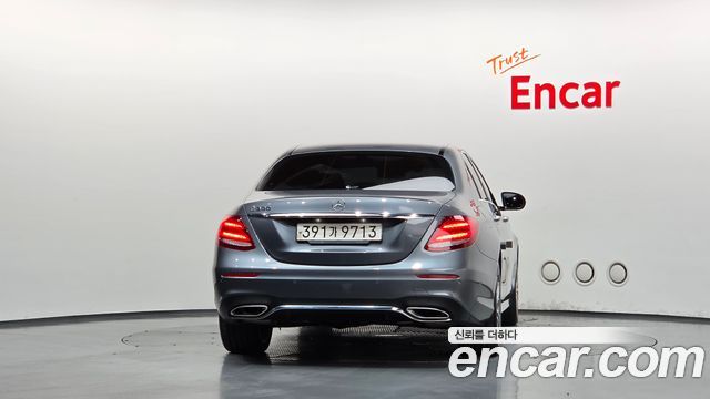 Mercedes-Benz E-Class 2019 — photo 4