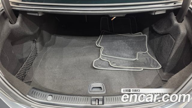Mercedes-Benz E-Class 2019 — photo 20