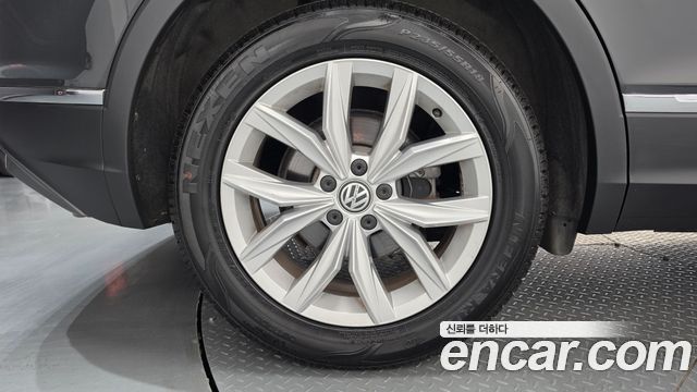 Volkswagen Tiguan 2018 — photo 5