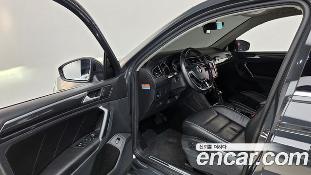 Volkswagen Tiguan 2018 — photo 10