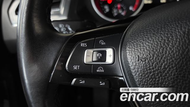 Volkswagen Tiguan 2018 — photo 16