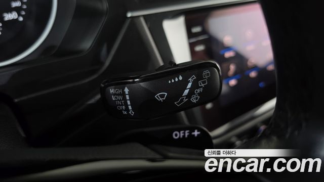 Volkswagen Tiguan 2018 — photo 17