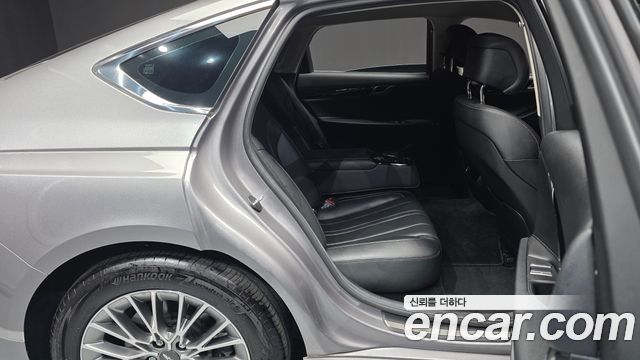 Genesis G80 2021 — photo 17