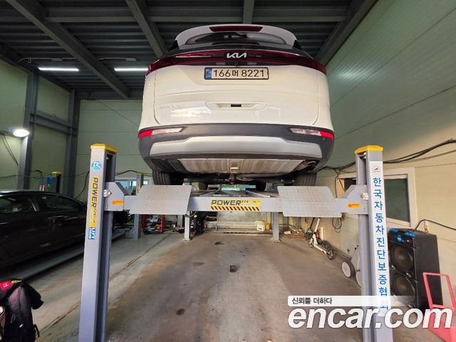 Kia Canival 2023 — photo 2