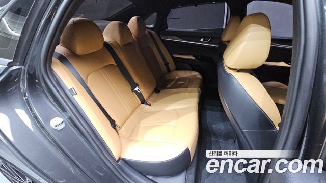 Kia K5 2023 — photo 11